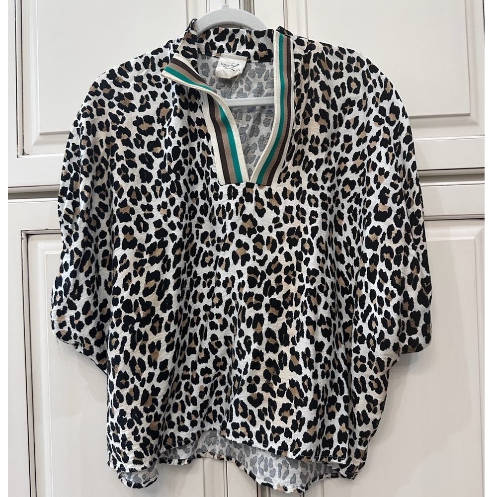 Artistic Works by Lu Leopard Print Dolman Sleeve Top Striped V-Neck Small